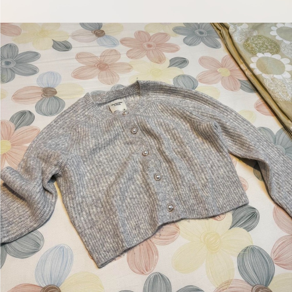 Abercrombie & Fitch Light Gray Ribbed Button-Up Cardigan